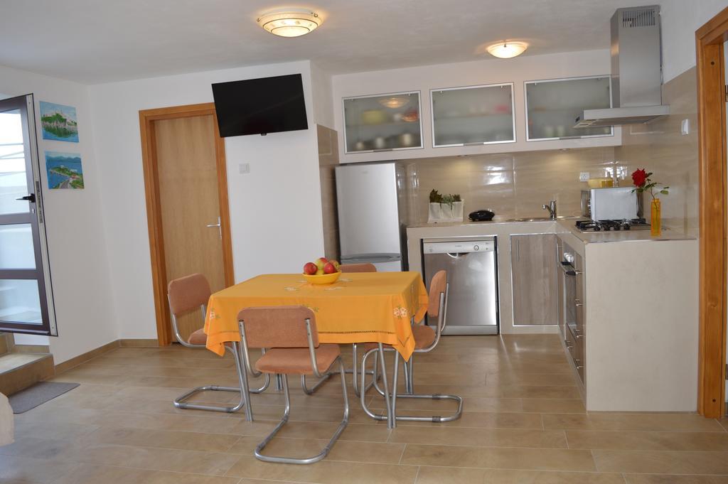 Apartment Andrija Vrbnik Eksteriør billede