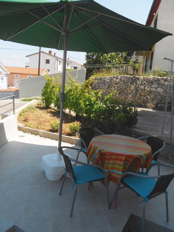 Apartment Andrija Vrbnik Eksteriør billede