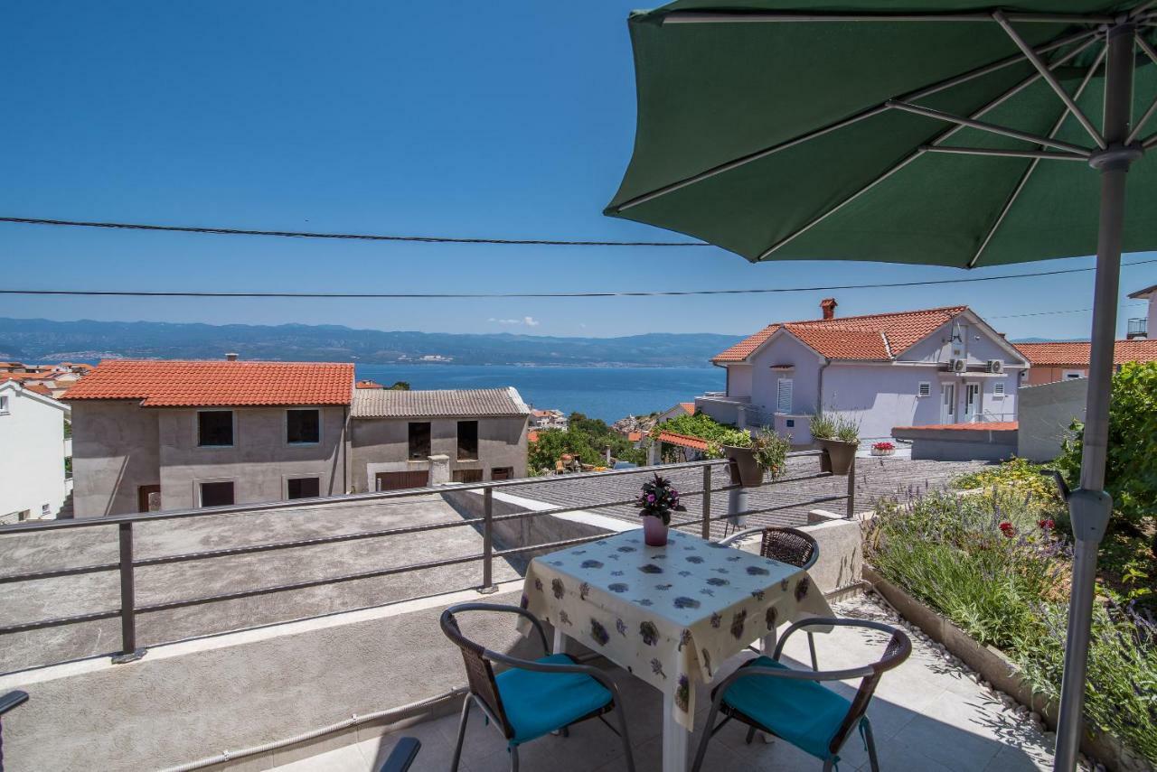 Apartment Andrija Vrbnik Eksteriør billede